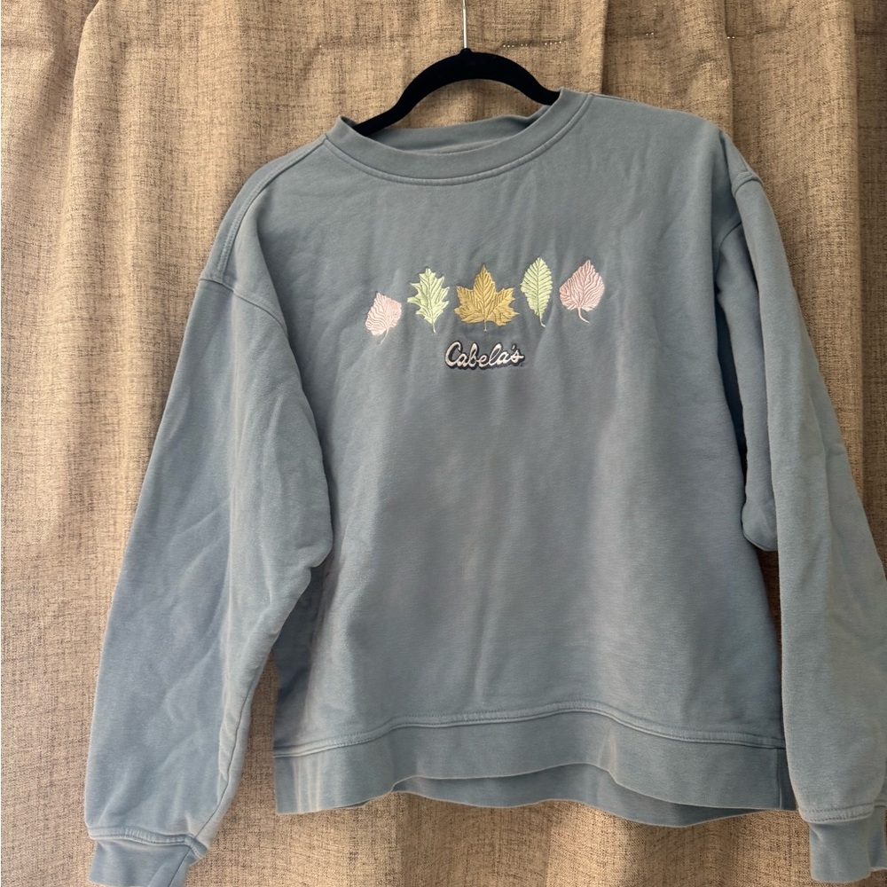 Vintage Cabela’s Blue Sweatshirt with Leaf Embroidery  Jansport Size Large